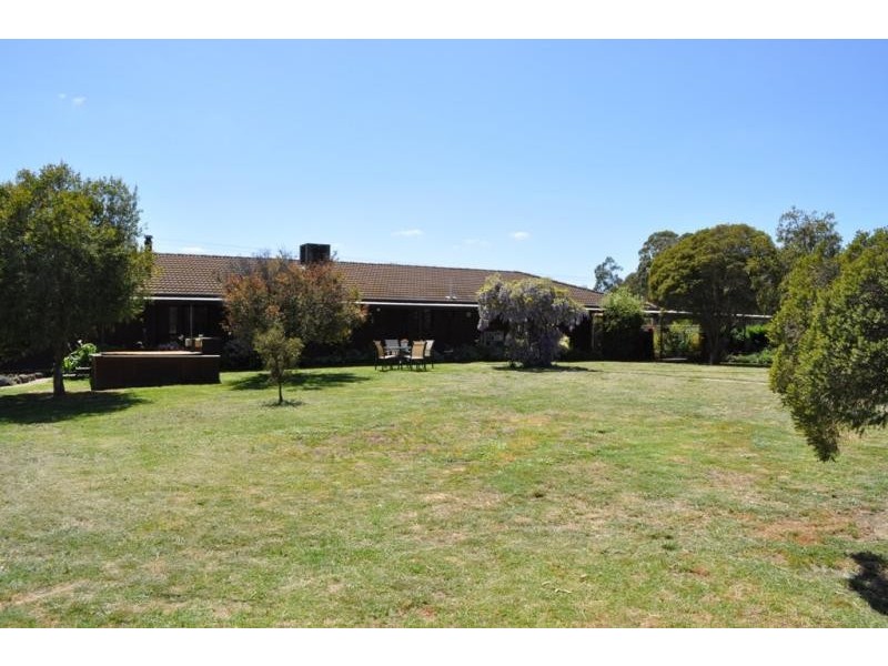 7011 Pyrenees Highway, Avoca VIC 3467