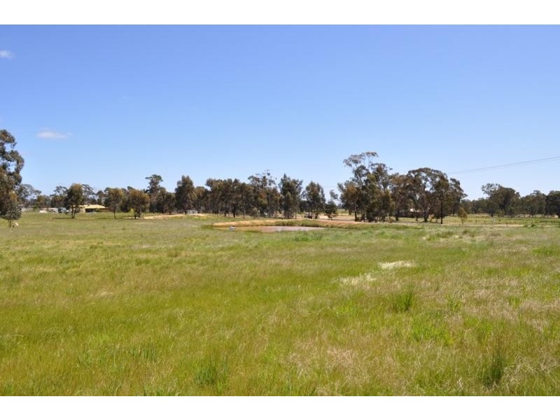 7011 Pyrenees Highway, Avoca VIC 3467