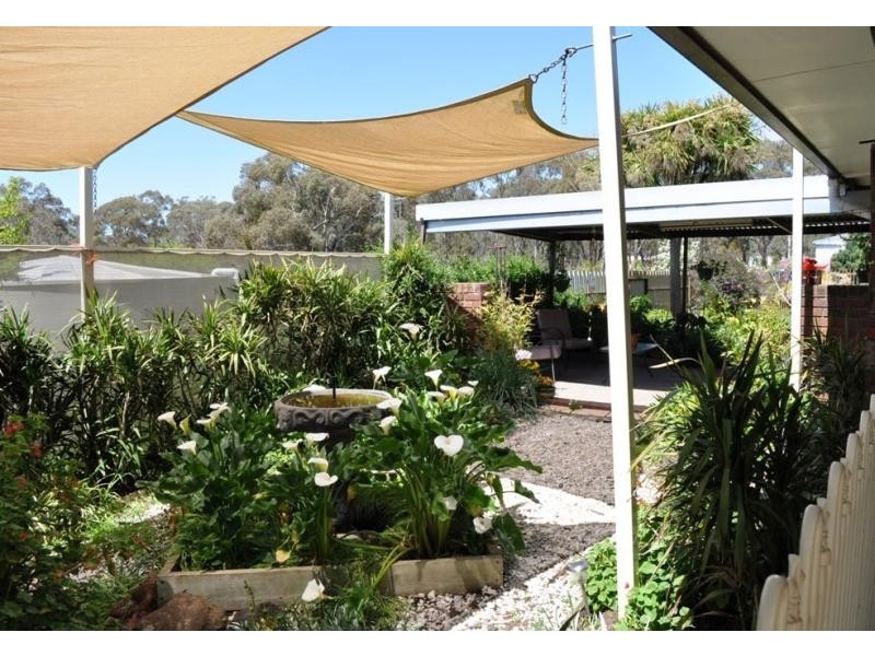 7011 Pyrenees Highway, Avoca VIC 3467