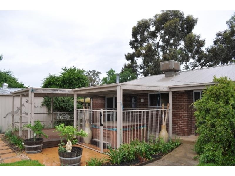 8 Dalton Street, Avoca VIC 3467