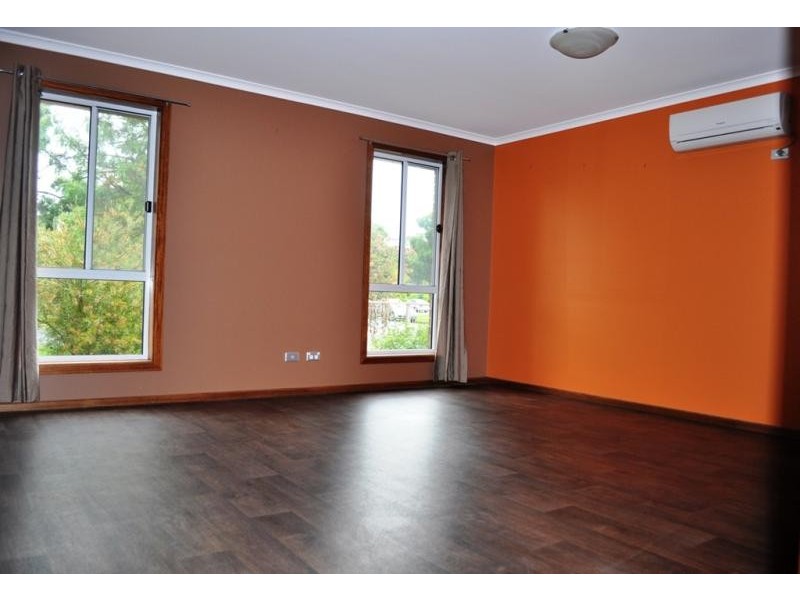 8 Dalton Street, Avoca VIC 3467