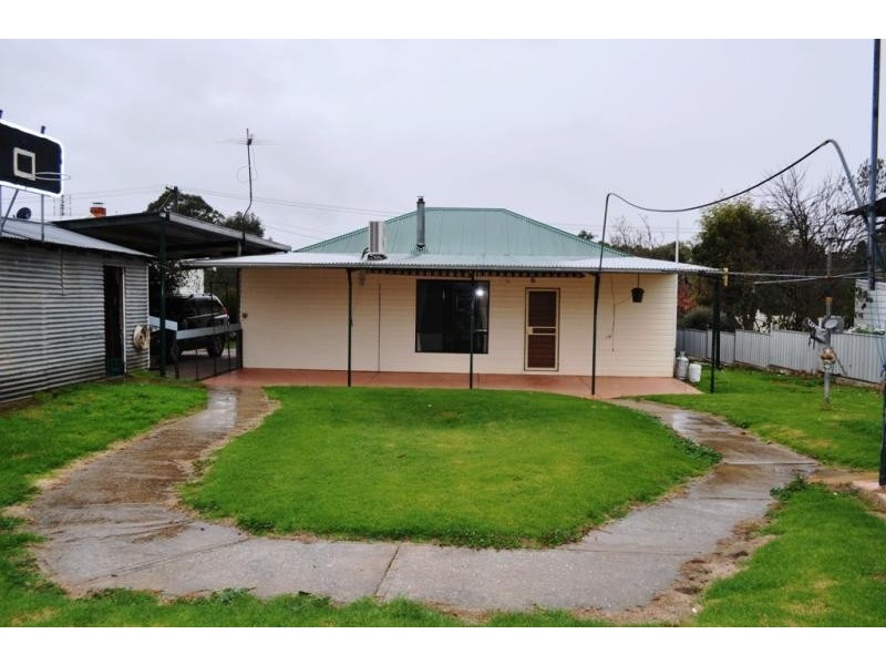 7 Faraday Street, Avoca VIC 3467