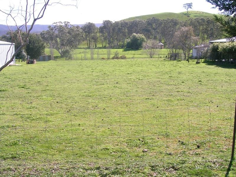 7 PYRENEES HIGHWAY, Amphitheatre VIC 3468