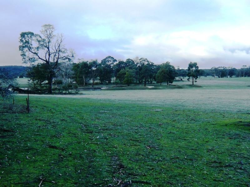 FAIRVIEW, 157 HAYWOODS RD, Lal Lal VIC 3352