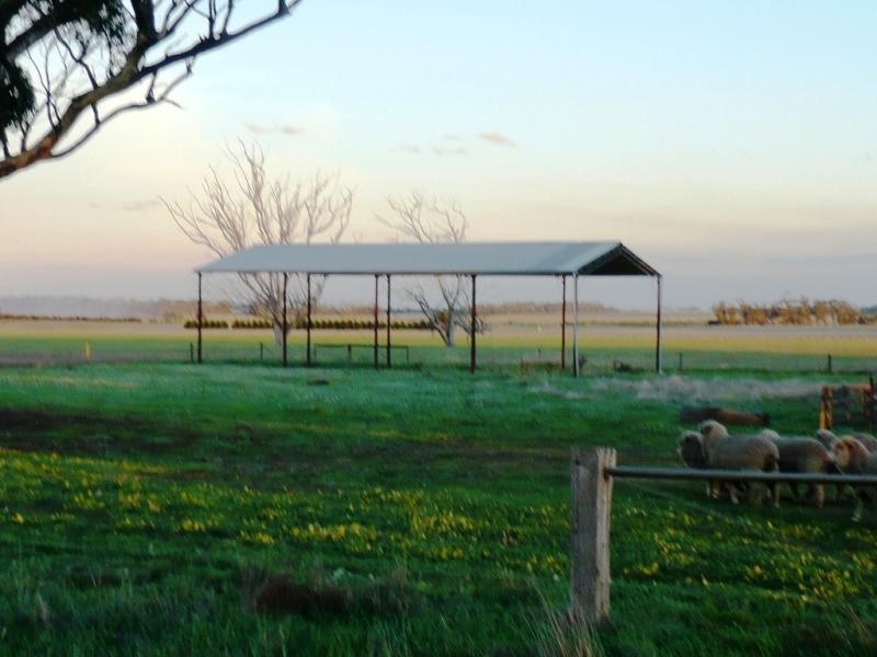 1500 Lismore-Pitfield. Road, Wallinduc VIC 3351