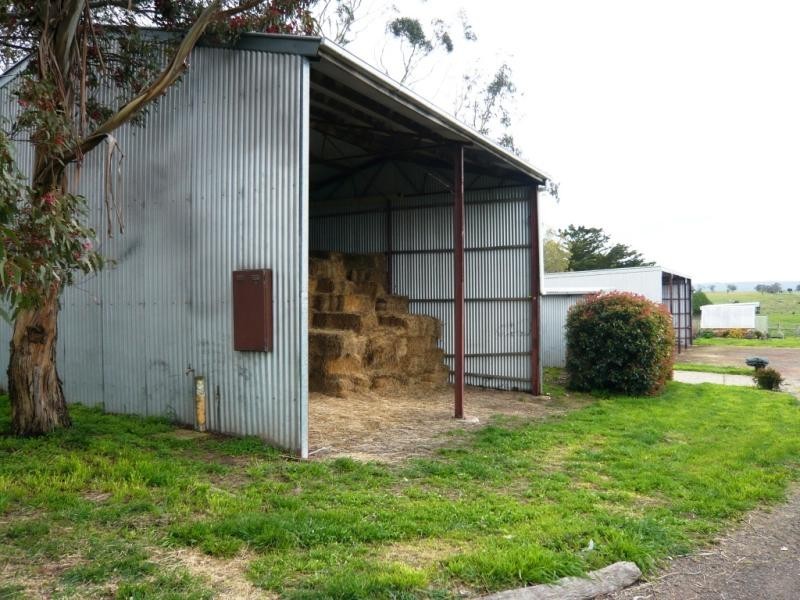 102 Gilletts Lane, Ballan VIC 3342