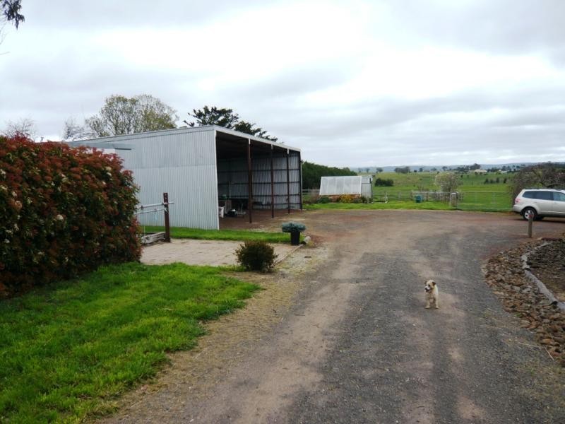 102 Gilletts Lane, Ballan VIC 3342