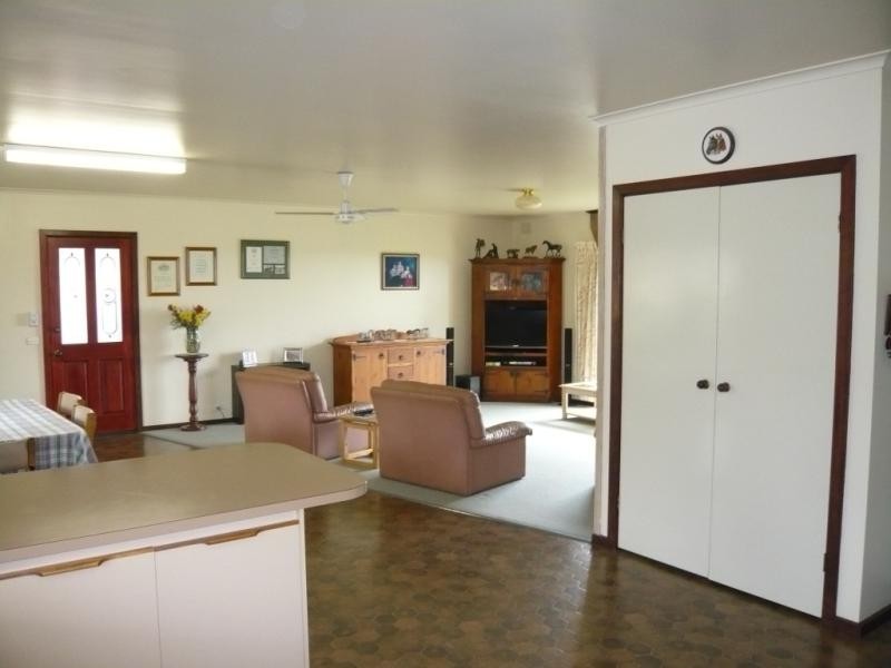 102 Gilletts Lane, Ballan VIC 3342