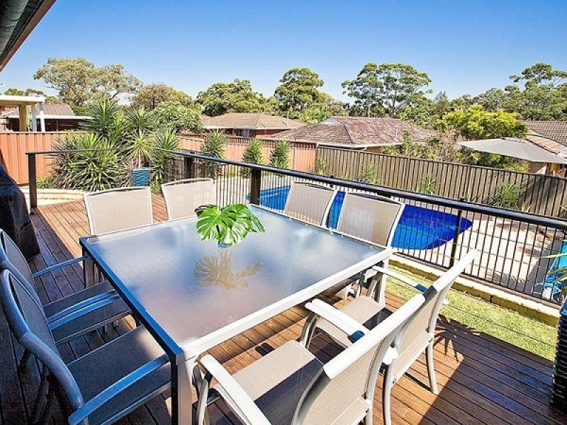 9 Merino Place, Sylvania NSW 2224