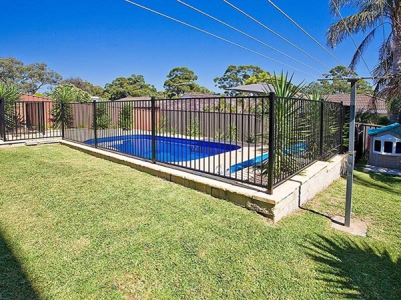 9 Merino Place, Sylvania NSW 2224