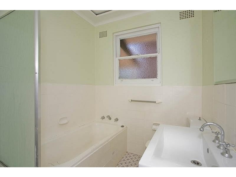 1 Erang Avenue, Kirrawee NSW 2232