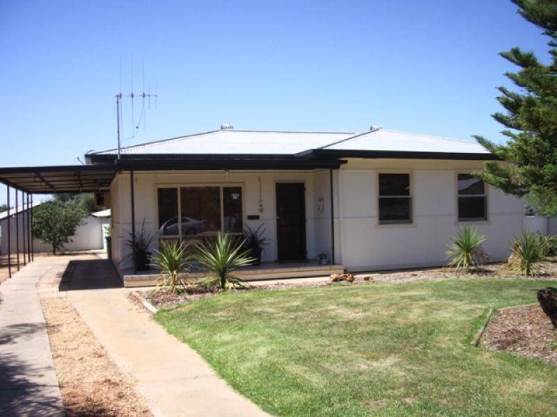 3 ACACIA AVENUE, Loxton SA 5333