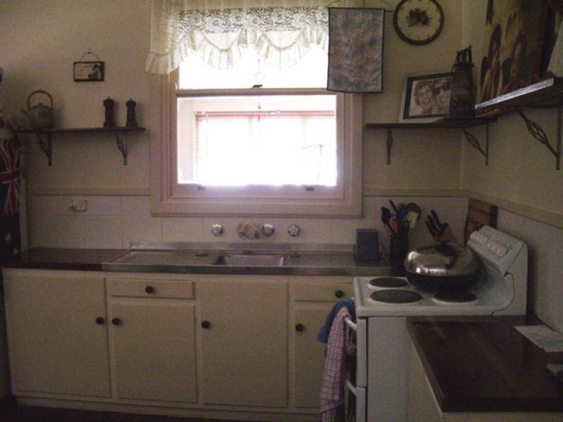 3 ACACIA AVENUE, Loxton SA 5333