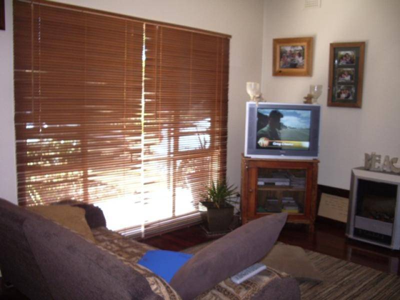 3 ACACIA AVENUE, Loxton SA 5333