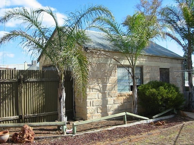 6 Cornwall Street, Berri SA 5343