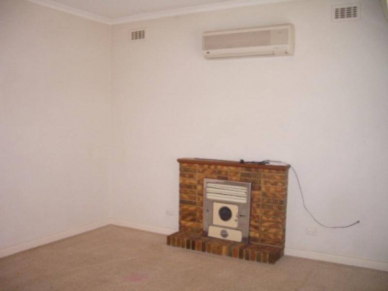 2 ACACIA AVENUE, Loxton SA 5333