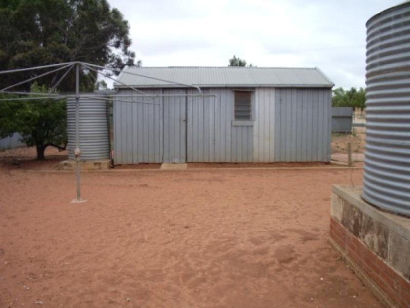 2 ACACIA AVENUE, Loxton SA 5333