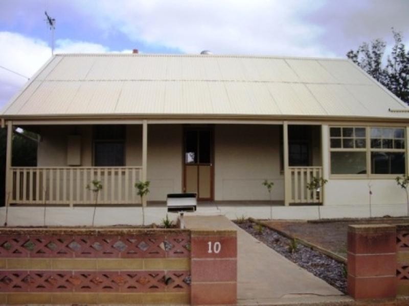 10 Fourth Street, Loxton SA 5333
