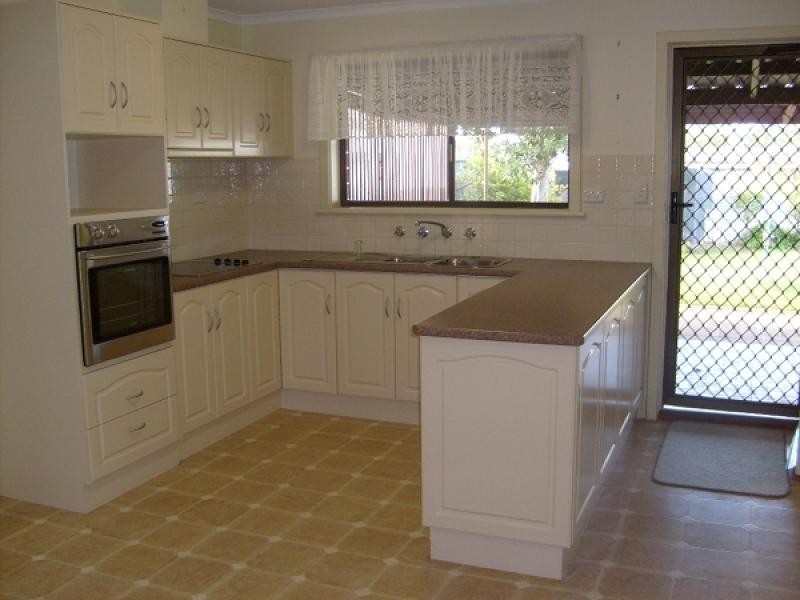 16 Dennis Street, Berri SA 5343