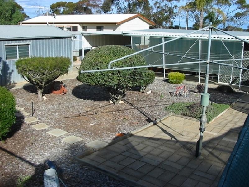 17 Railway Terrace, Paringa SA 5340