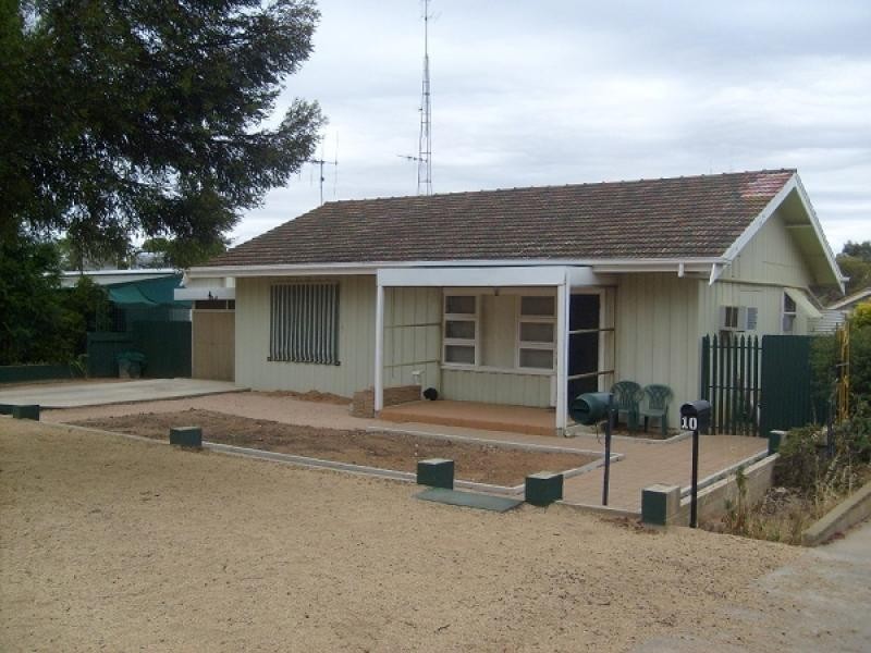 8 Clark Street, Berri SA 5343