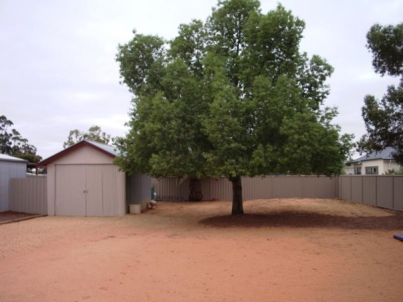 11 Third Street, Loxton SA 5333