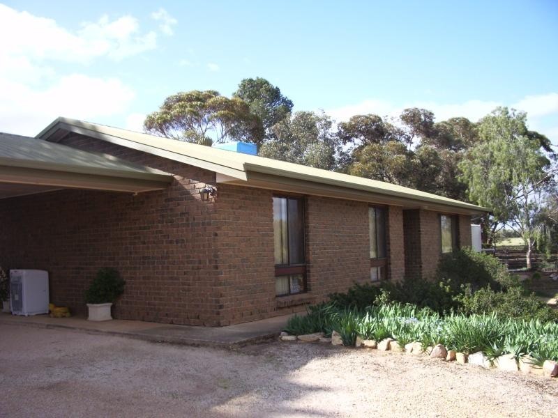 158 Newton Road, Loxton SA 5333