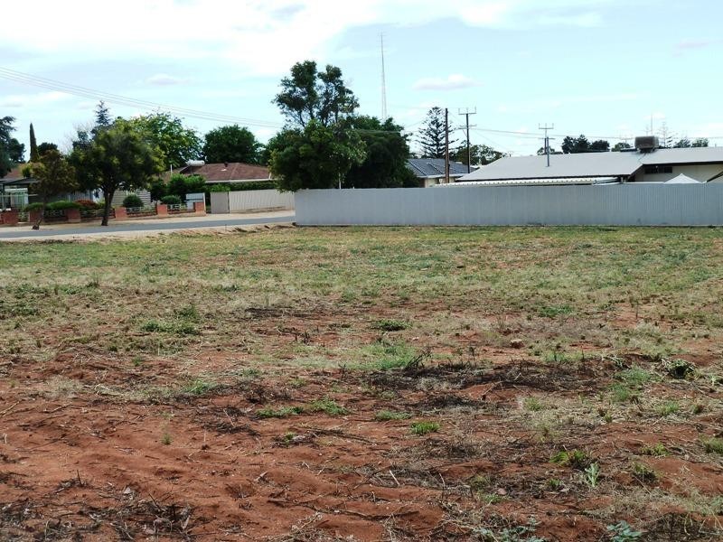 15 First Street, Loxton SA 5333