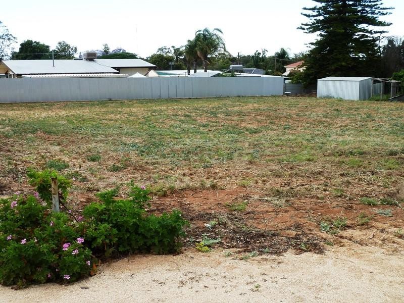 15 First Street, Loxton SA 5333