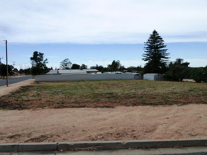 15 First Street, Loxton SA 5333