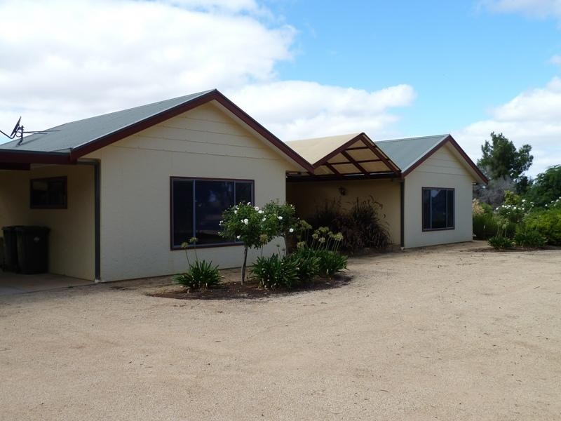 111 Badcoe Road, Loxton SA 5333