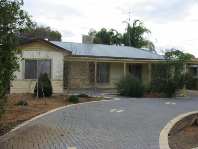 25 SIXTEENTH STREET, Renmark SA 5341