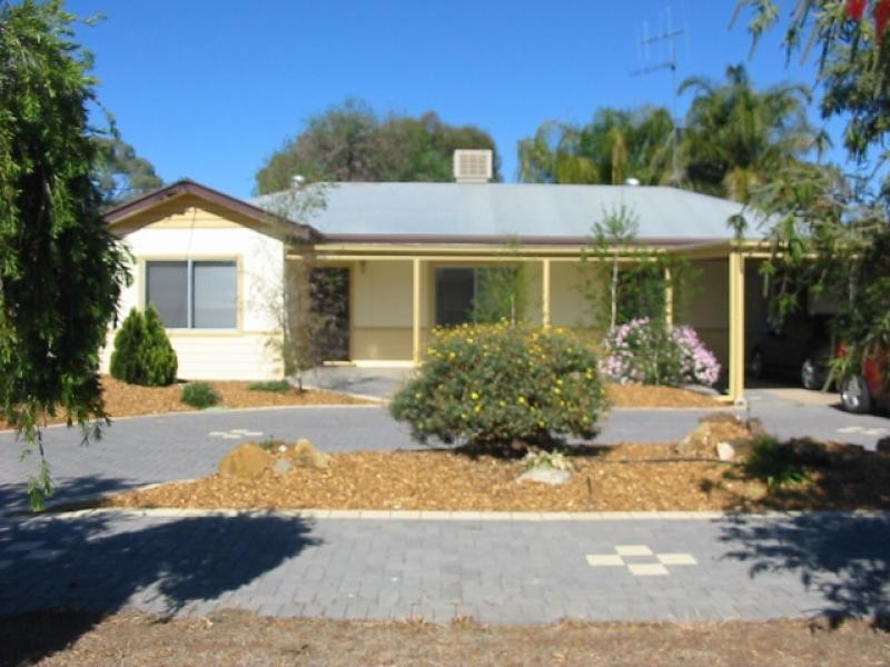 25 Sixteenth Street, Renmark SA 5341