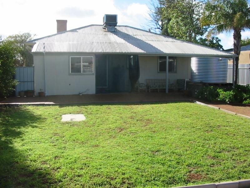 35 Railway Terrace, Renmark SA 5341