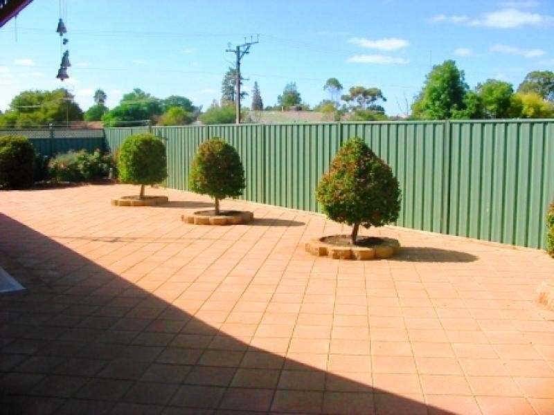 2 Flinders Street, Renmark SA 5341