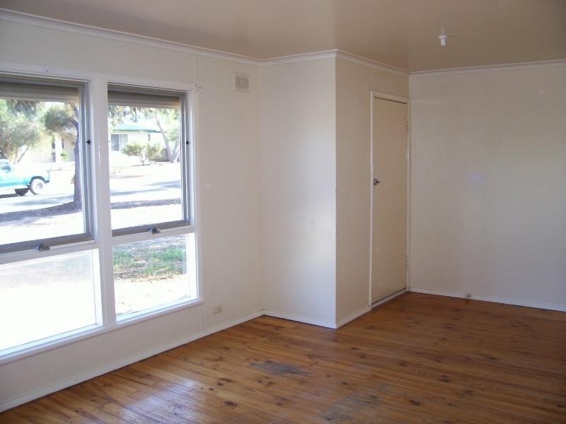 8 DENNIS STREET, Berri SA 5343