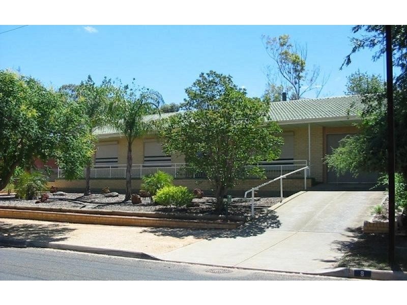 8 DERRICK STREET, Berri SA 5343