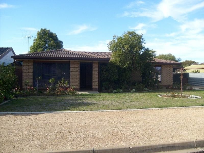 16 Dennis Street, Berri SA 5343
