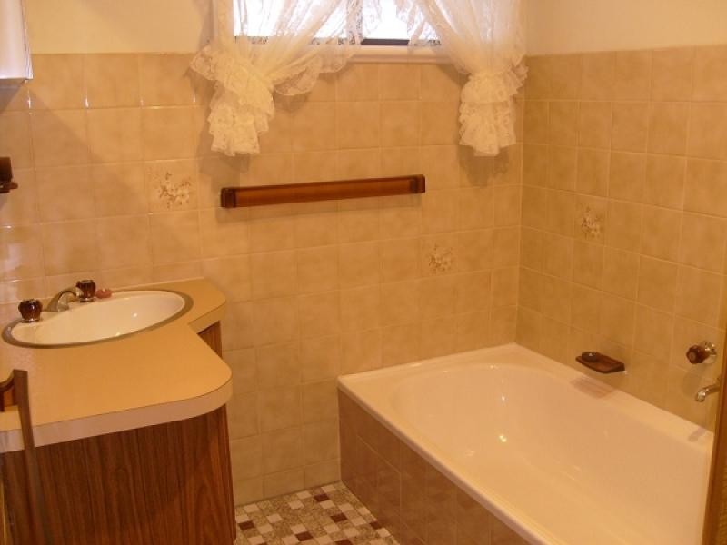 16 Dennis Street, Berri SA 5343