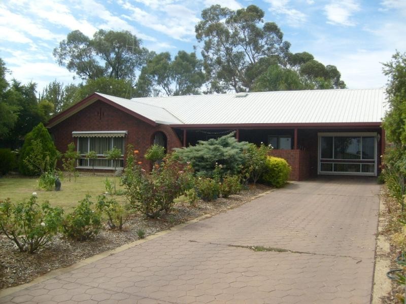 11 Hague Street, Barmera SA 5345