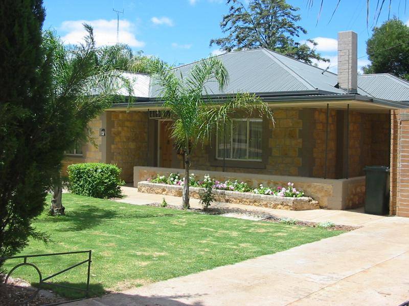 7 FARMER STREET, Barmera SA 5345