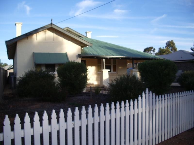 83 BOOKPURNONG TERRACE, Loxton SA 5333