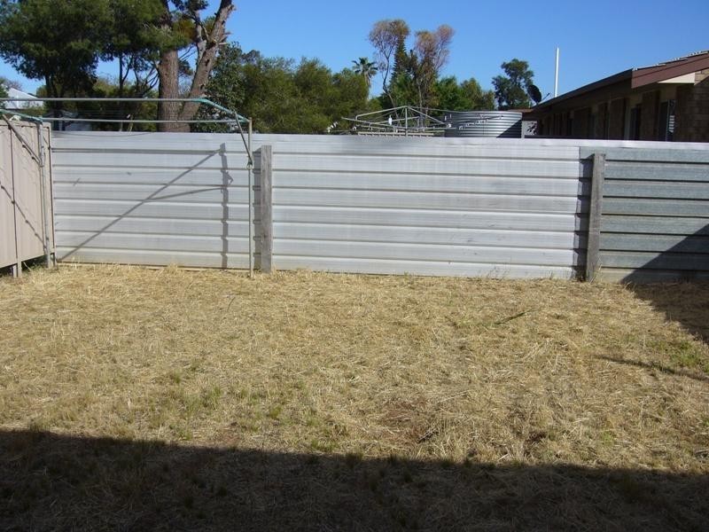 Unit 2 / 8 Eringa Avenue, Loxton SA 5333