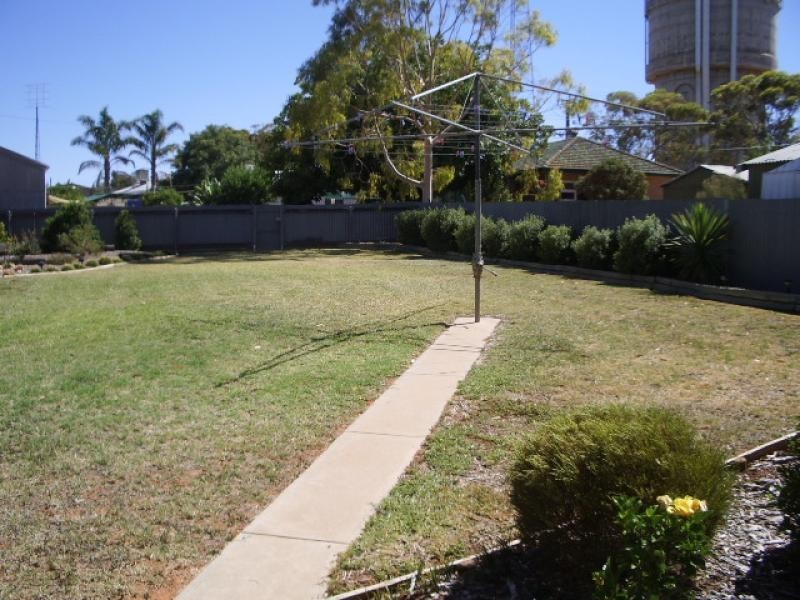 27 TONKIN AVENUE, Barmera SA 5345