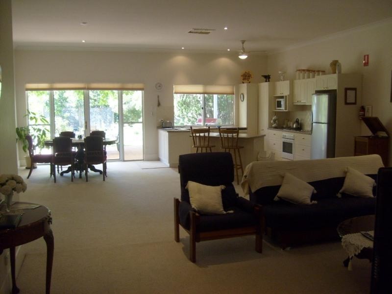 33 Lake Avenue, Barmera SA 5345