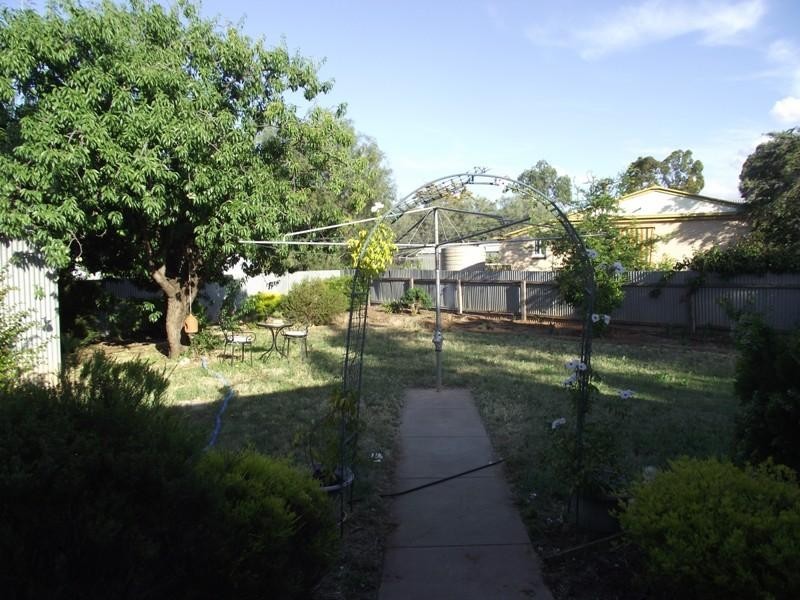 11 Phillips Road, Berri SA 5343