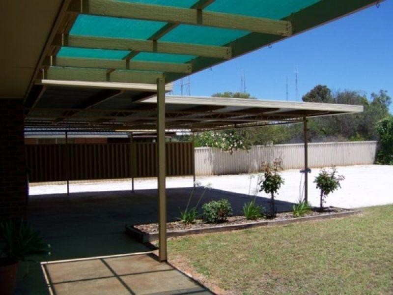 32 Lawrie Street, Waikerie SA 5330