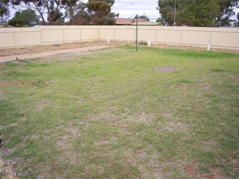 18 North West Terrace, Morgan SA 5320