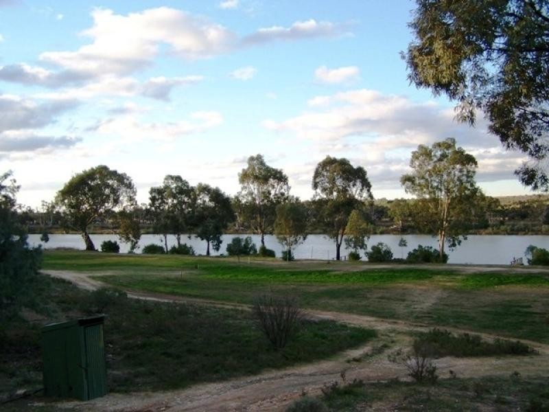 15 Langs Landing, Swan Reach SA 5354