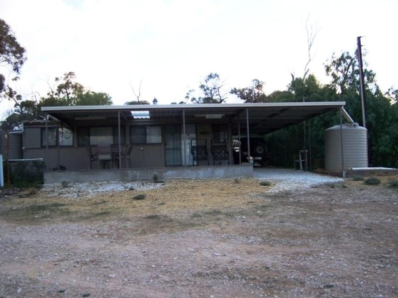 15 Langs Landing, Swan Reach SA 5354